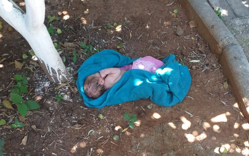 Antalya'da cami bahçesine yeni doğmuş erkek bebek bırakıldı - Resim: 2