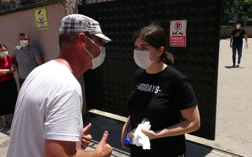 Bursa'da sınava giren iki gencin en yakın rakipleri babaları oldu - Resim: 1