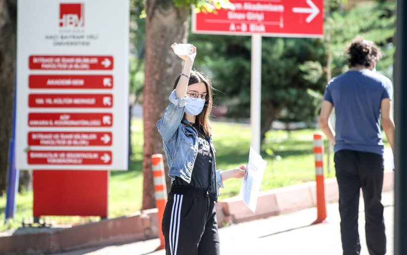 Türkiye'nin dört bir yanı YKS heyecanı yaşıyor aileler dualarla destek oluyor - Resim: 2