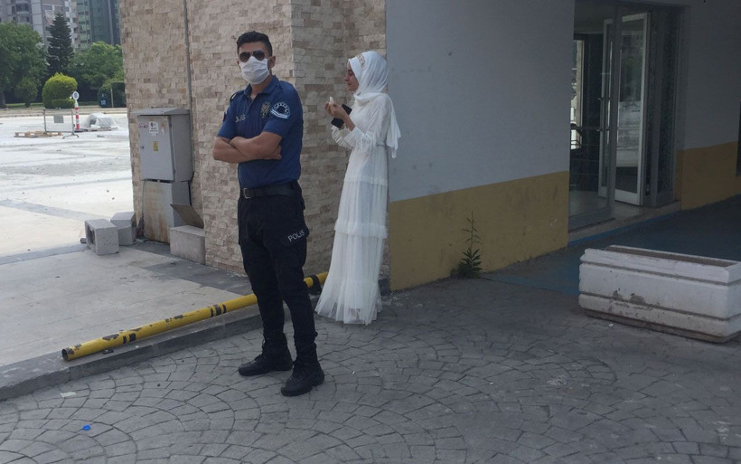 Adana'da bir kız zorla evlendirilmek istendi! Polis nikah salonunu bastı - Resim: 1