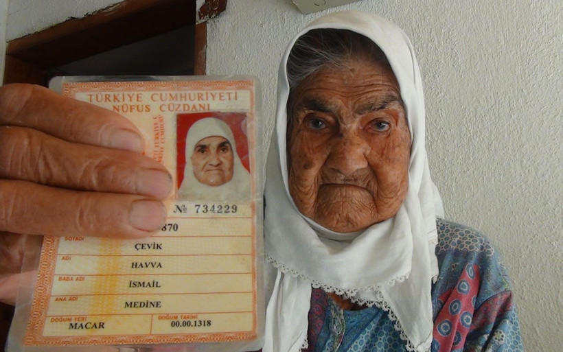 Antalya'da yıllara meydan okuyan kız kardeşler birlikte yaşam sürüyor - Resim: 3