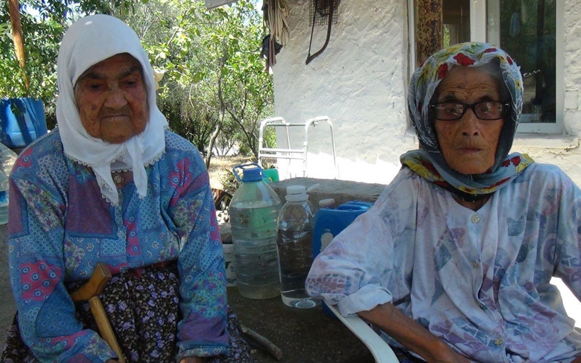 Antalya'da yıllara meydan okuyan kız kardeşler birlikte yaşam sürüyor - Resim: 2