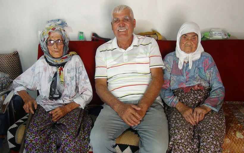 Antalya'da yıllara meydan okuyan kız kardeşler birlikte yaşam sürüyor - Resim: 1