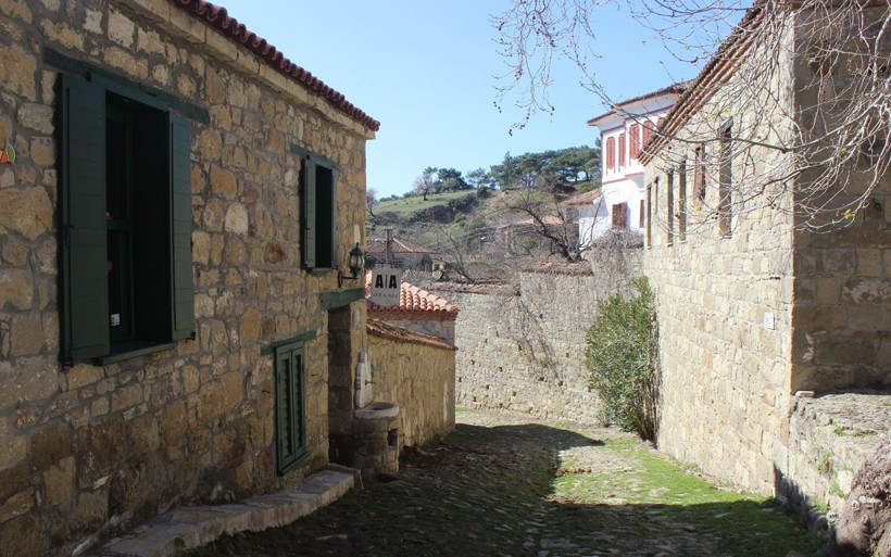 Çanakkale'deki 800 yıllık tarihi köy! Her yıl 200 bin turisti akın ediyor - Resim: 1