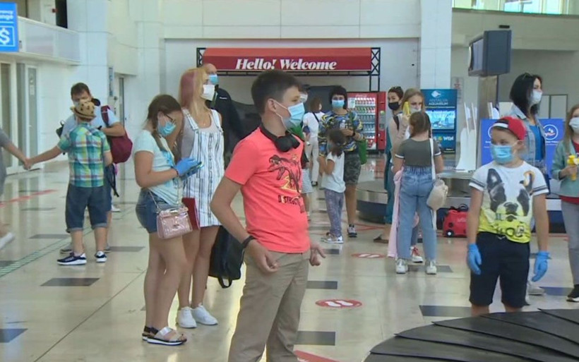 Antalya'ya iki yolcu uçağı dolusu turist geldi Türkiye Ukrayna arası uçuş bugün başlamıştı - Resim: 4