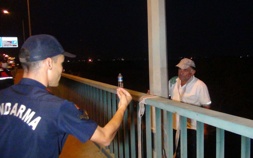 Antalya'da bunalıma giren adamın akılalmaz intihar girişimi - Resim: 3