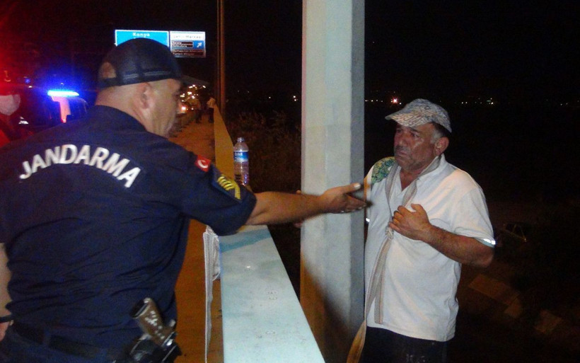 Antalya'da bunalıma giren adamın akılalmaz intihar girişimi - Resim: 4