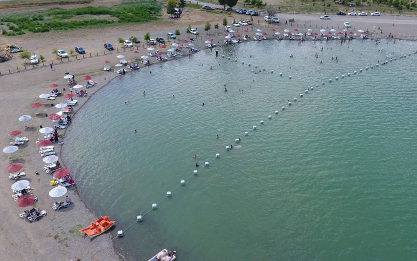 Elazığ'da Hazar Gölü vatandaşların rağbetine uğradı Bodrum'u geçer diyorlar - Resim: 1