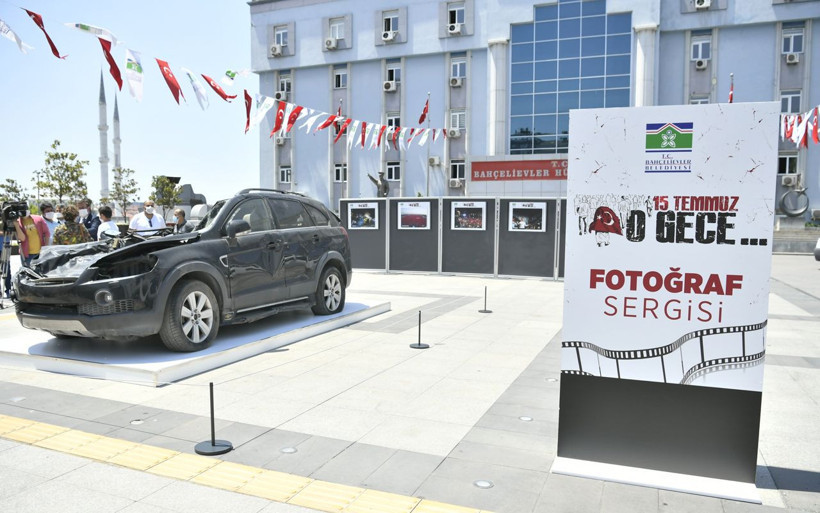 15 Temmuz'da cuntacıların tankla ezdiği otomobil Bahçelievler'de sergilendi - Resim: 3