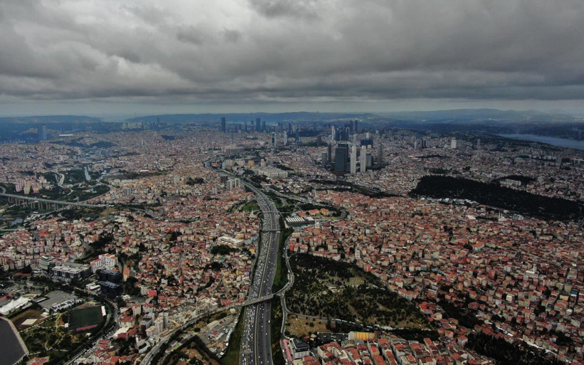 İstanbul'da fırtına öncesi sessizlik! Yağmur 'Geliyorum' diyor - Resim: 1