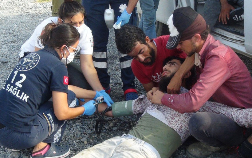 Antalya'da karpuz tarlasına geçmek isteyen genç aracın çarpmasıyla öldü - Resim: 2