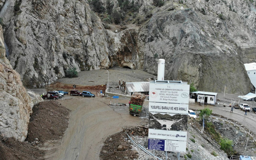 Artvin'de selin vurduğu Yusufeli Barajı şantiyesi havadan görüntülendi - Resim: 2