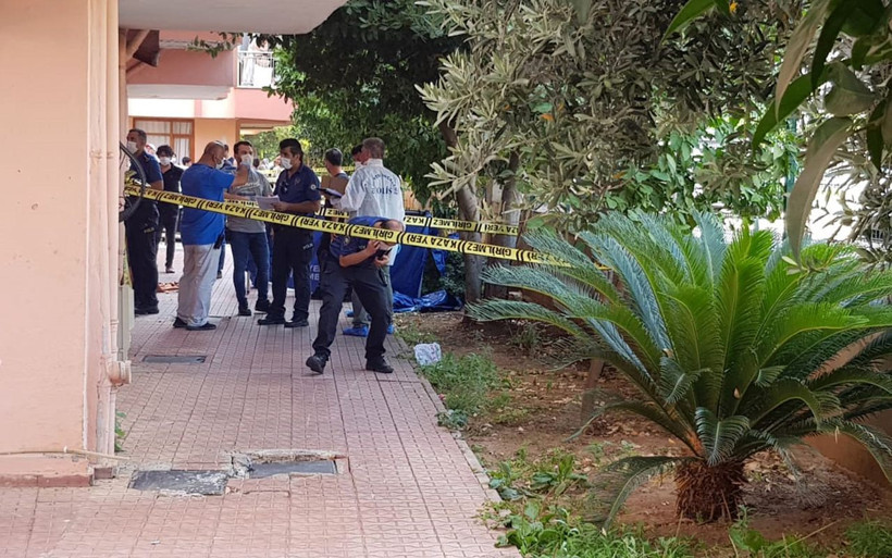 Antalya'da bebeğiyle birlikte 9'uncu kattan atlayıp intihar etti - Resim: 1