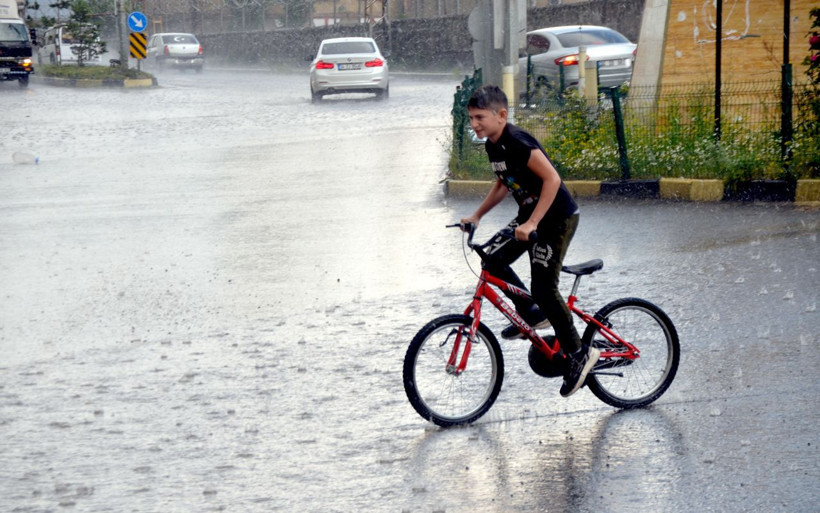 Aniden bastıracak sele dikkat! Meteoroloji'den sağanak ve fırtına uyarısı - Resim: 4