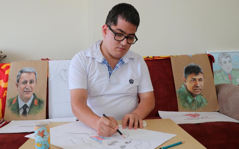 Kayseri'de 17 yılda 28 ameliyat geçirdi çizdiği portrelerle hayata tutundu - Resim: 1