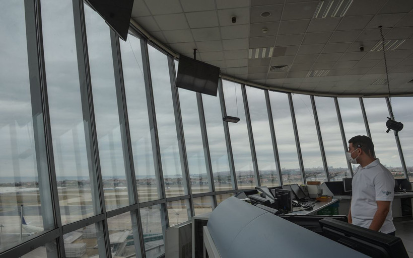 15 Temmuz'da Cumhurbaşkanı Erdoğan'ın uçağını piste indiren kule görevlileri konuştu - Resim: 1