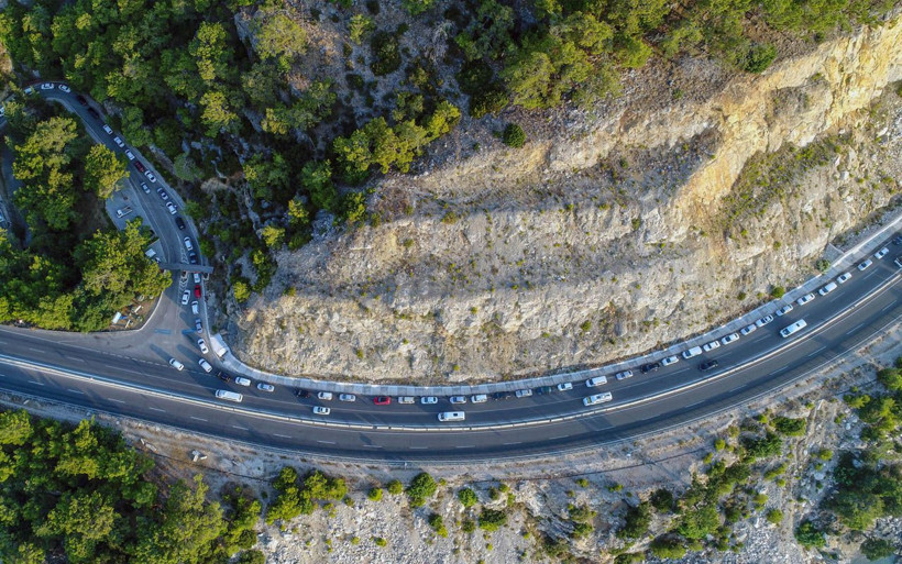 Antalya'da piknik yapmaya koşuldu mesire alanı girişinde 2 kilometrelik kuyruk - Resim: 4