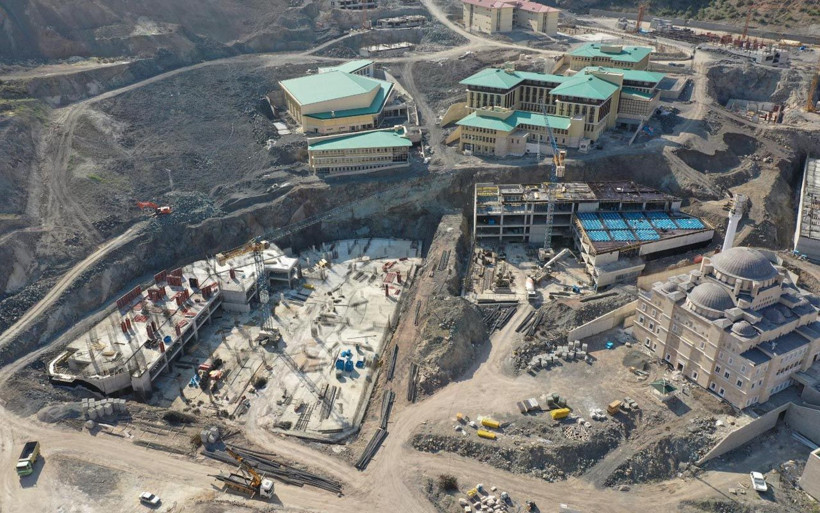 Barajla birlikte sular altında kalacak Yusufeli yeniden inşa ediliyor - Resim: 1