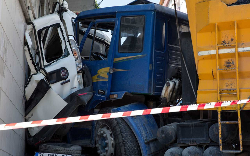 Sultangazi'de terör estirdi! Birini kağıt gibi yaptı öbürünü duvara soktu - Resim: 3