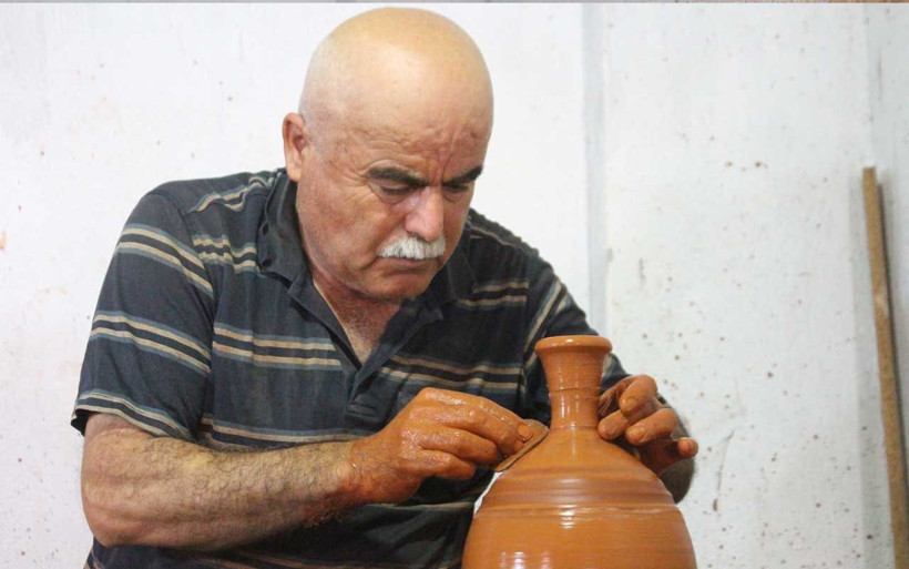 Müşterilerden utandığı için asırlık mesleğine devam ediyor - Resim: 1