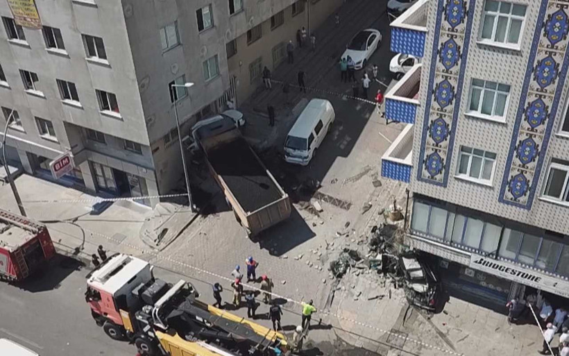 Sultangazi'de terör estirdi! Birini kağıt gibi yaptı öbürünü duvara soktu - Resim: 4