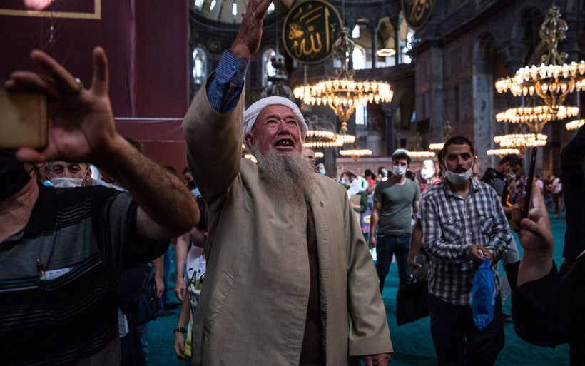 Ayasofya Camii Cuma namazı sonrası ziyarete açıldı - Resim: 4