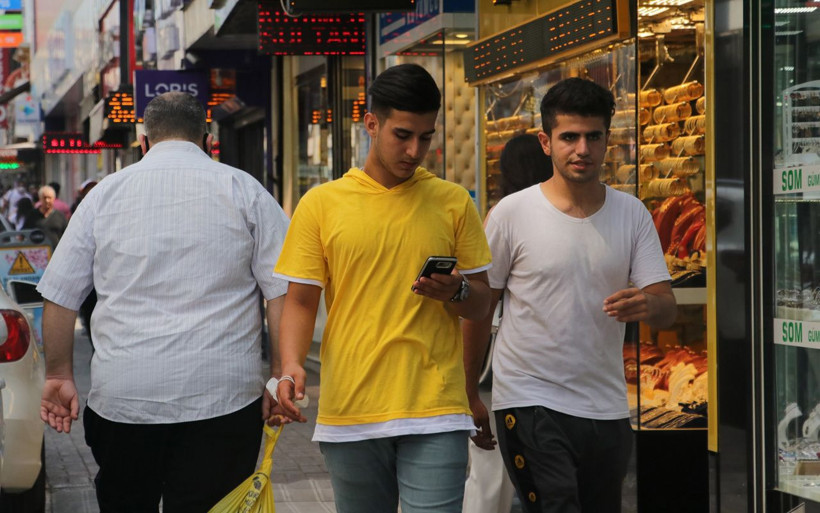 Adana'da kurallara uyan yok! Bakan Koca vakaların arttığı iller arasında göstermişti - Resim: 1