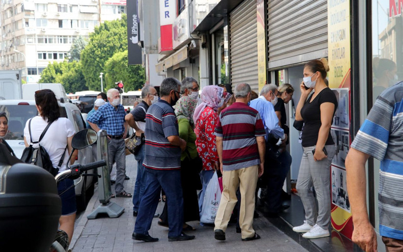 Adana'da kurallara uyan yok! Bakan Koca vakaların arttığı iller arasında göstermişti - Resim: 4
