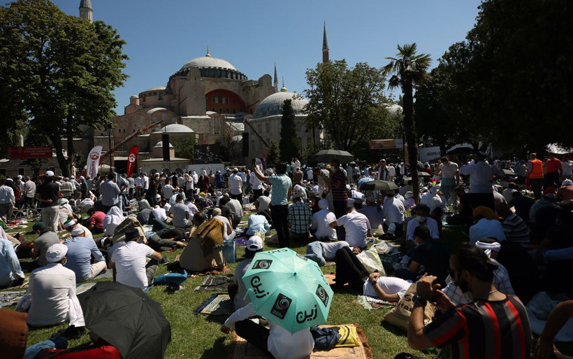 Şahan Gökbakar'dan Ayasofya'da cuma namazıyla ilgili 'korona' eleştirisi - Resim: 4
