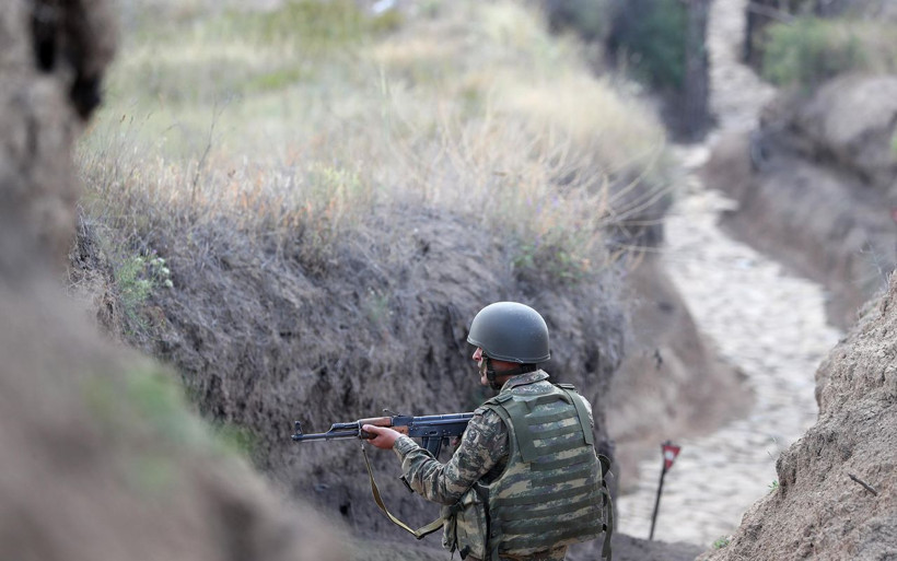 Azerbaycan Ordusu'nun Ermenistan sınırındaki mevzileri görüntülendi! - Resim: 3