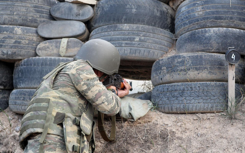 Azerbaycan Ordusu'nun Ermenistan sınırındaki mevzileri görüntülendi! - Resim: 1