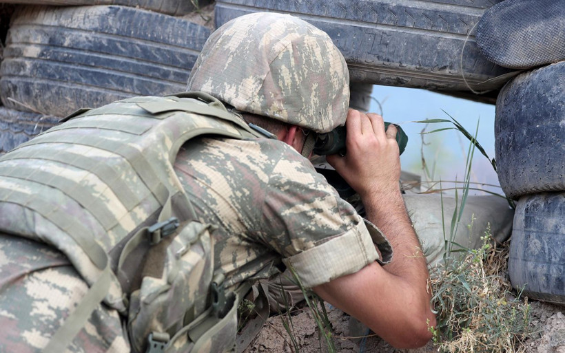 Azerbaycan Ordusu'nun Ermenistan sınırındaki mevzileri görüntülendi! - Resim: 4