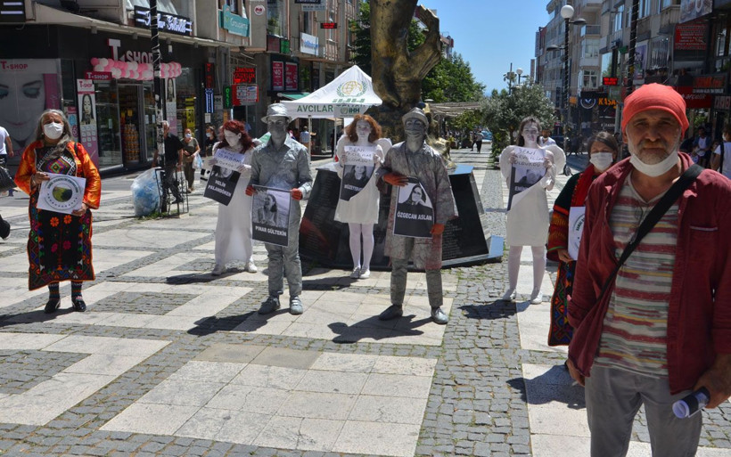 Avcılar'da kadın cinayetleri protestosunda gözyaşı hakim oldu! Benim eşim de... - Resim: 4