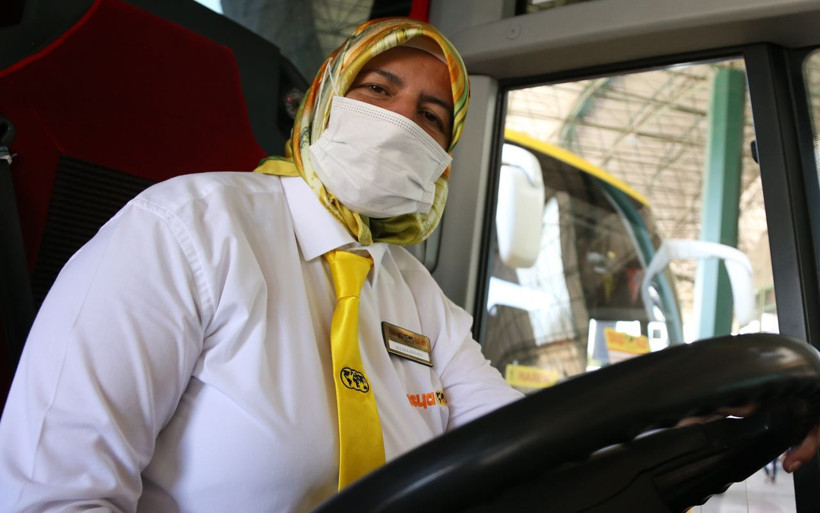 Kocaeli'de yolcular şoförü görünce şaşırıyor şehirler arası yolculuğun kraliçesi - Resim: 3