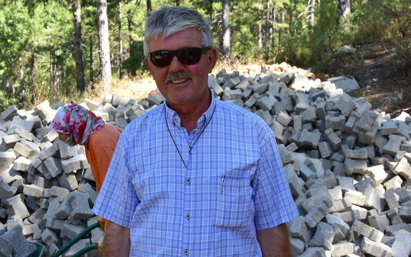 Muğla'da kadınlar bir çok göreve koşuyor kilit parke taşı bunlardan bir tanesi - Resim: 3