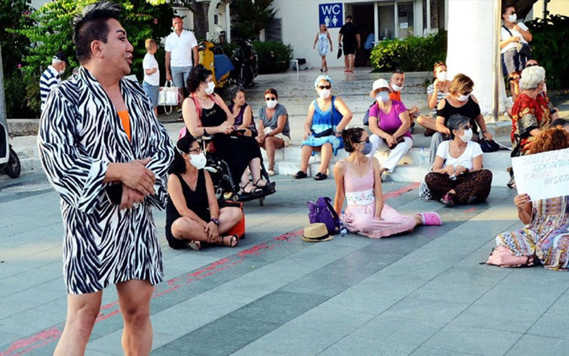 Yeşim Salkım'a sahnede küfür eden Murat Övüç'ün anlaşması iptal edildi - Resim: 2