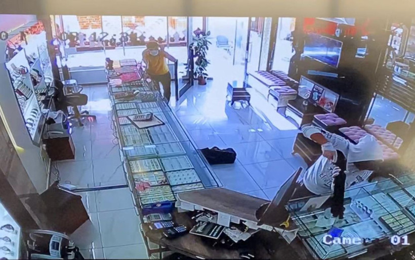 Konya'da kuyumcu karı koca pompalı tüfekli soyguncuları yakaladı - Resim: 2