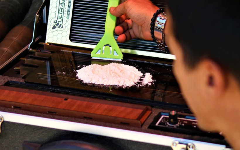 Manisa'da elektrik ustası arı zehiri sayesinde paraya para demiyor - Resim: 3