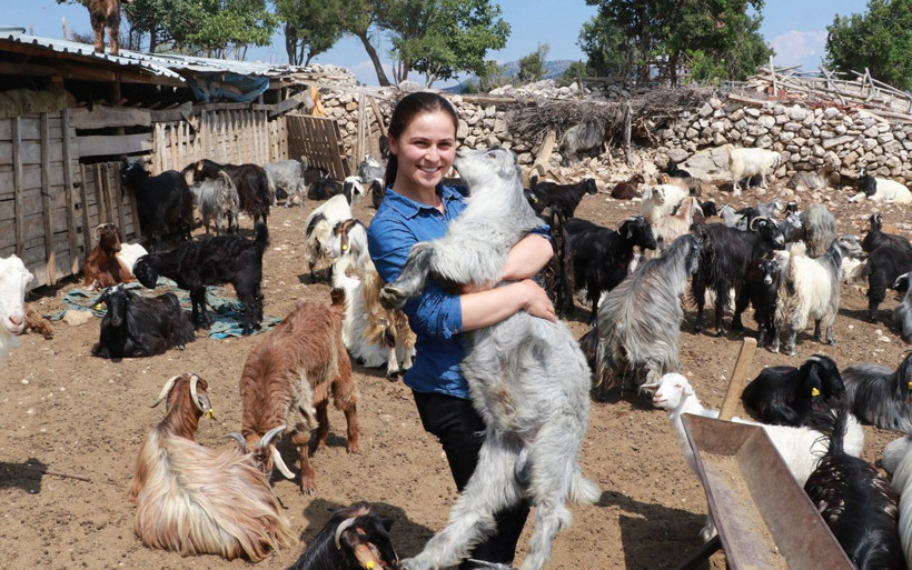 Çoban ressam Büşra Öğüt Burdur'da daga taşa olağanüstü işler yaptı - Resim: 2