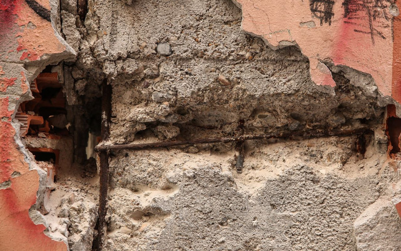 Güngören'de korku apartmanı! Neredeyse yıkılacak - Resim: 4