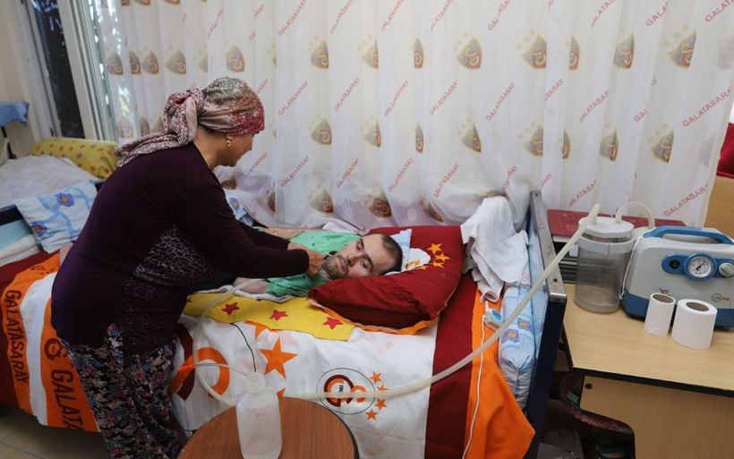 Mersin'de DMD kas hastası Harun'un edebiyat ve Galatasaray aşkı - Resim: 3