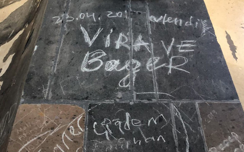 Ani Ören Yeri'nde acı manzara! Unesco mirası aşk ilanlarının hedefi oldu - Resim: 2