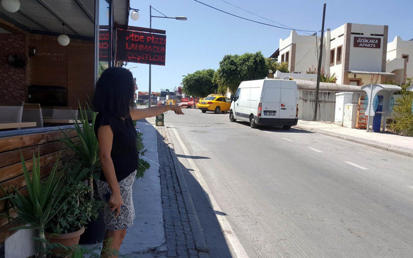 Muğla'da kadınların 'Neden bakıyorsun' kavgası! İçki bardağıyla saldırdı - Resim: 1