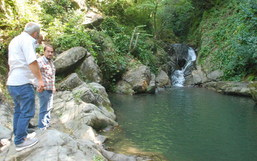 Bartın'da gören durup bir daha bakıyor kalp şeklindeki kayaya yoğun ilgi - Resim: 4