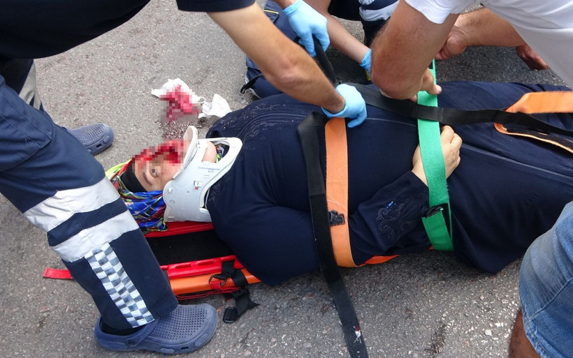 Kocaeli'de anne ile kızına yaya geçidinde halk otobüsü çarptı - Resim: 2