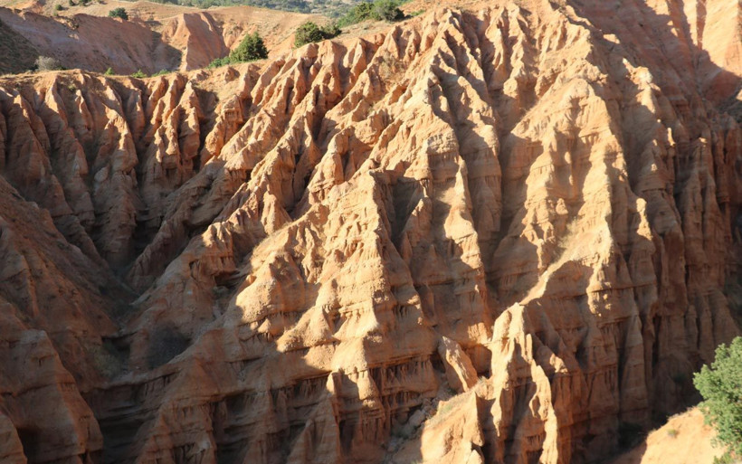 Şeytan Şehri Kayalıkları görüntüsüyle büyülüyor! Sivas halkı bu adı takmış - Resim: 1