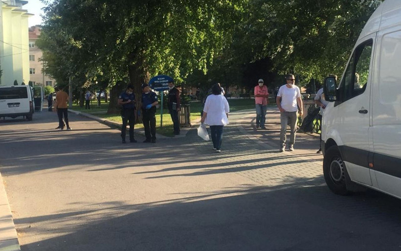 Eskişehir'de balık tutan 3 arkadaş el bombası yakaladı - Resim: 4