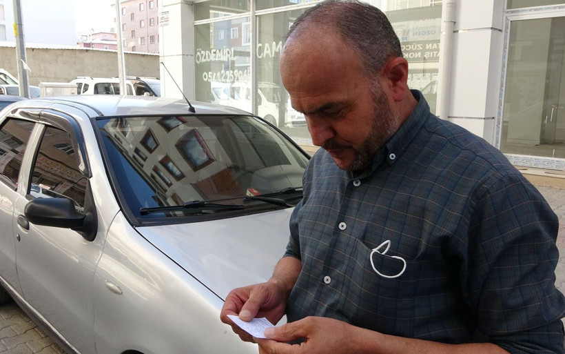 Van'da insanlık ölmemiş dedirten olay çarptığı aracın sahibine not bıraktı - Resim: 4