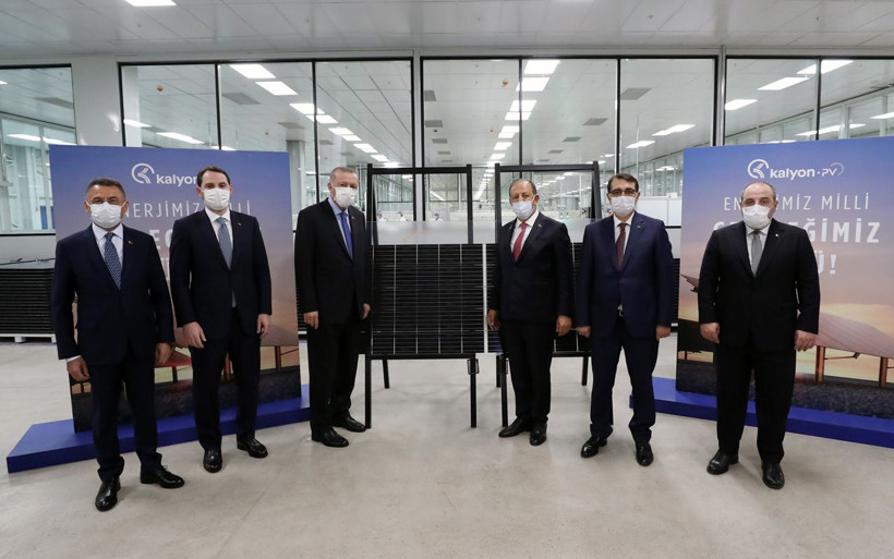 Cumhurbaşkanı Recep Tayyip Erdoğan Güneş Teknolojileri Fabrikası'sının açılışına katıldı - Resim: 1