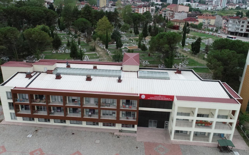 Ordu'da mezarlık manzaralı huzurevi cama çıkan yaşlılara ölümü hatırlatıyor - Resim: 4